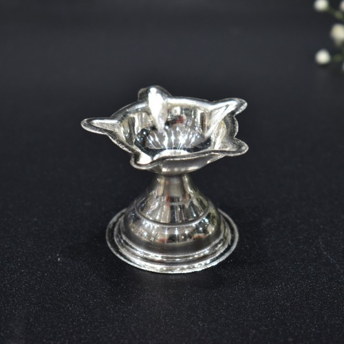 Silver Star Oil Lamp_Diva