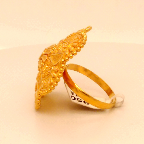 Flower Ring in Yellow Gold GRG778